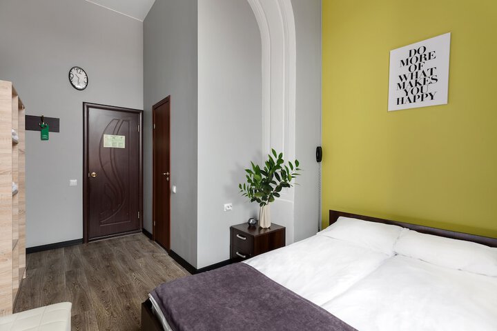 Room 11 of 30