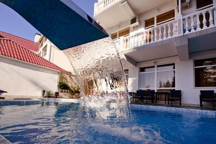 Pool 47 of 62