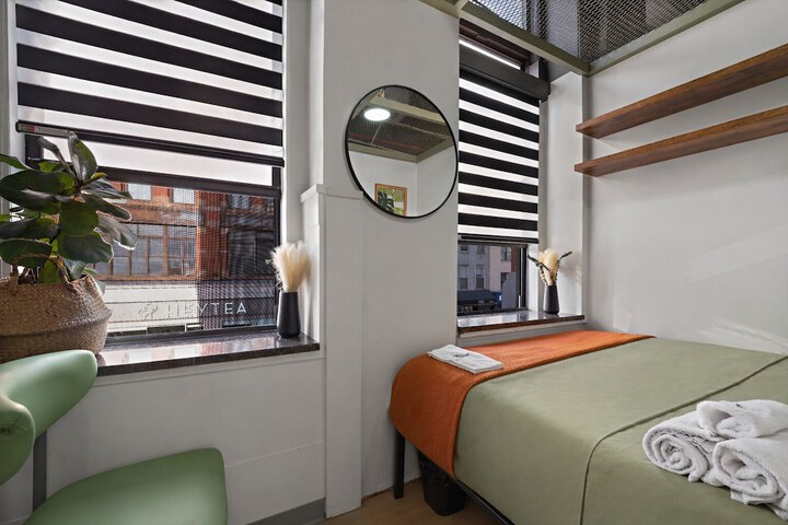 Room 4 of 35