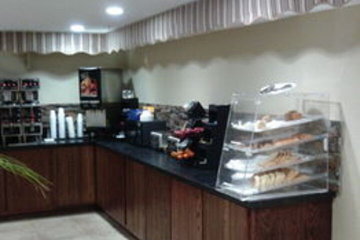 Breakfast/Coffee Service 4 of 28