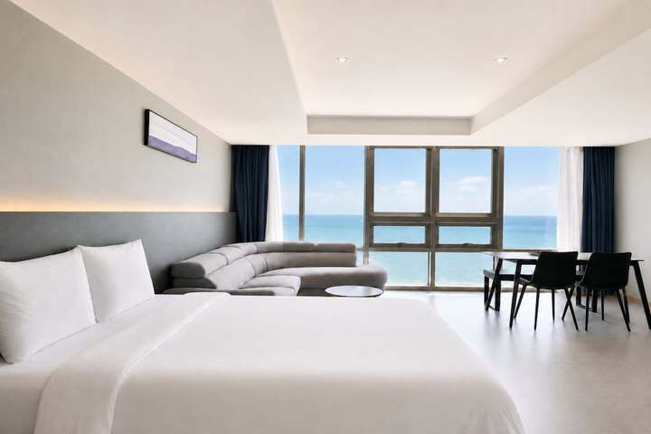 Room 53 of 124