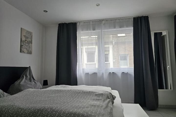 Room 28 of 62