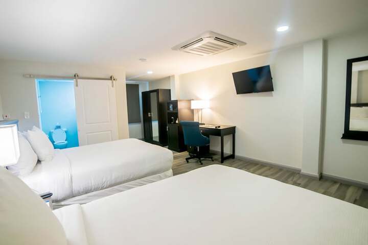 Room 15 of 34