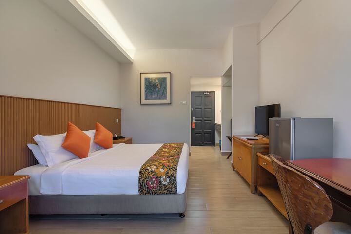 Room 16 of 80