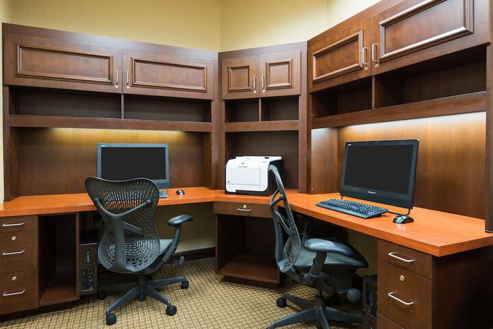 Business Center 34 of 37