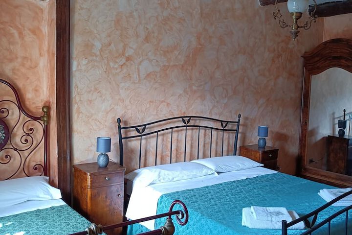 Room 15 of 115