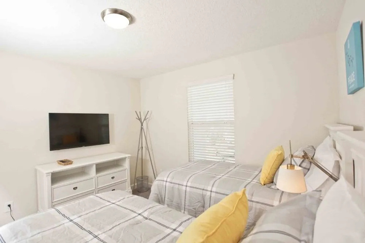Room 2 of 19