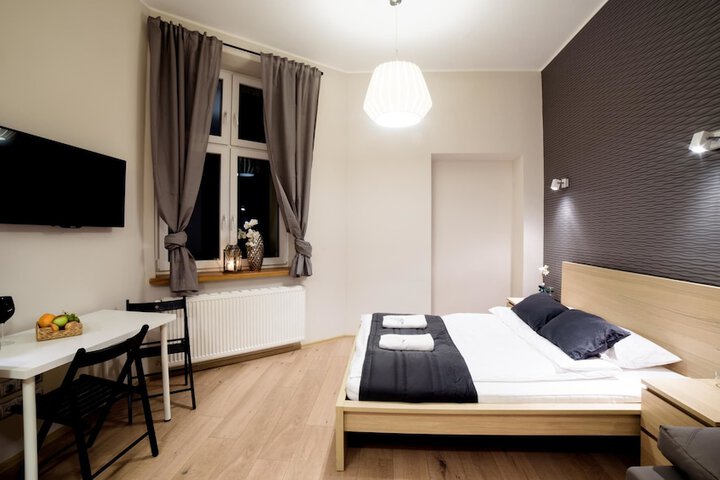 Room 16 of 84