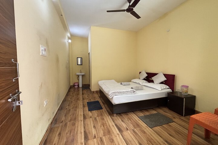 Room 11 of 42