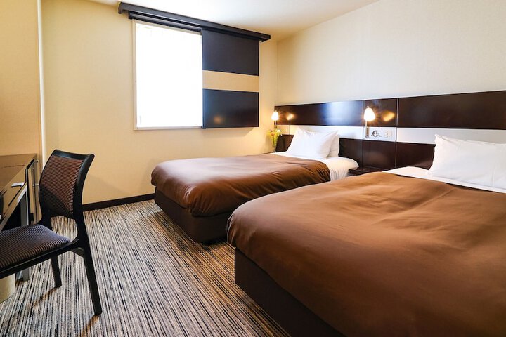 Room 6 of 42