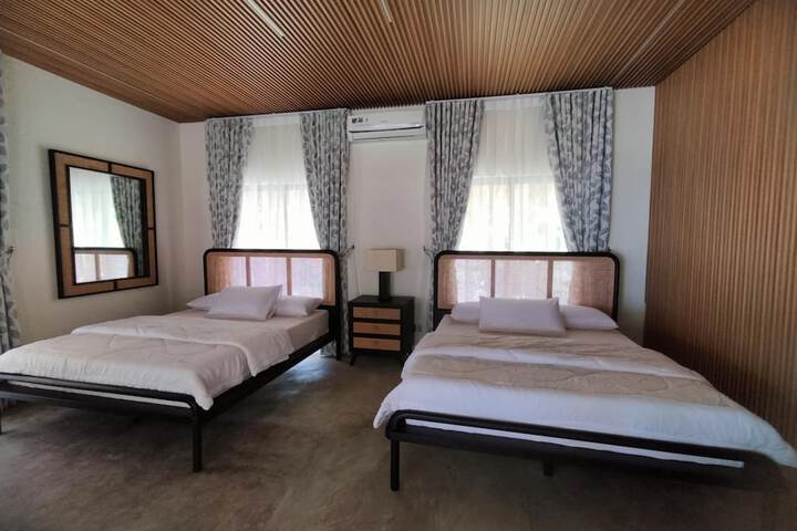 Room 12 of 48