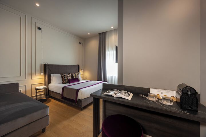 Room 10 of 31