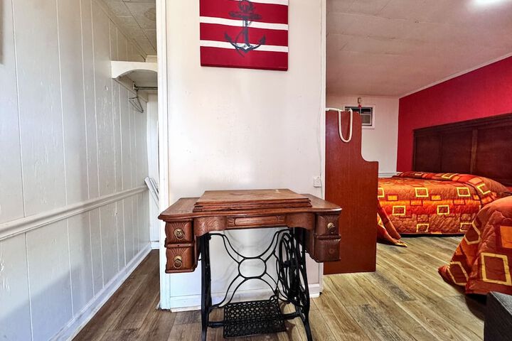 2 Double Beds (11 of 21)