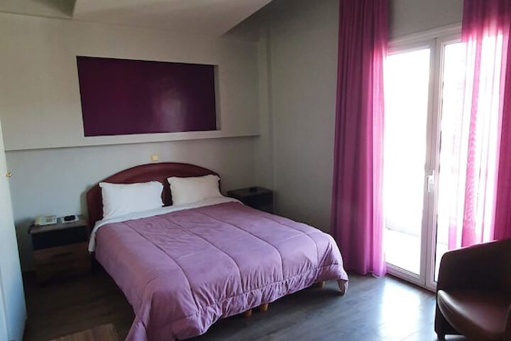 Room 35 of 60