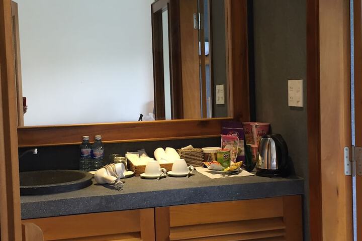 Breakfast/Coffee Service 69 of 126