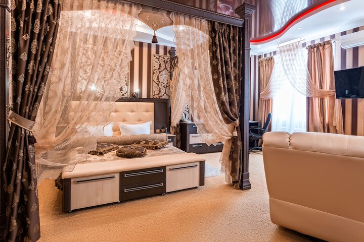Room 7 of 82
