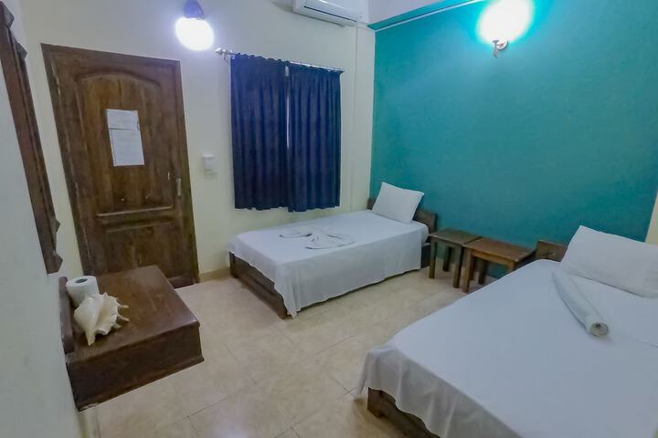 Room 4 of 20