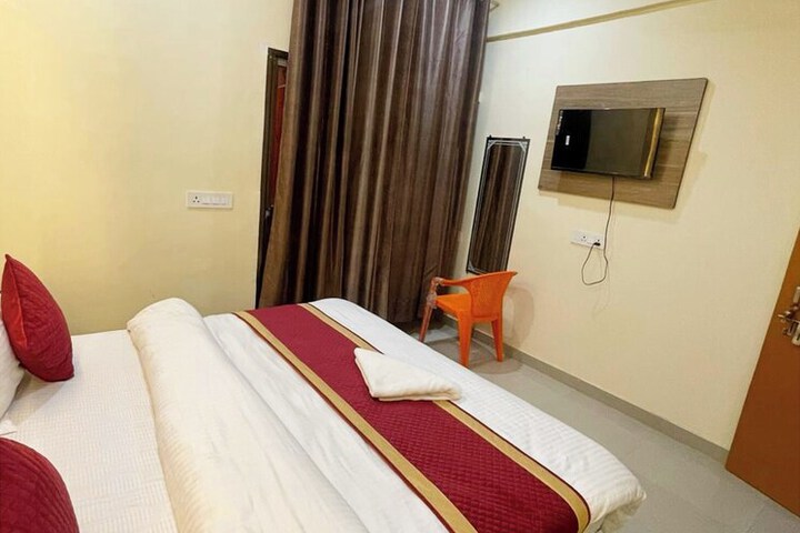Room 6 of 31