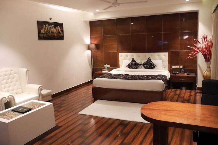 Room 15 of 23