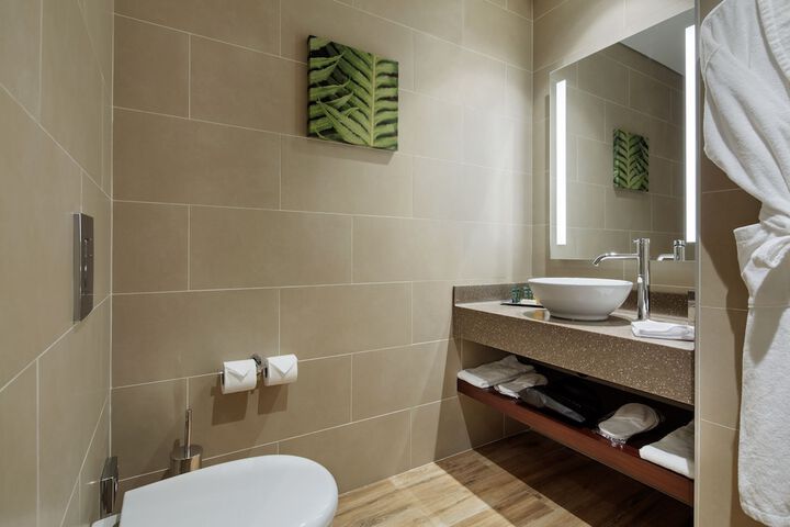 Room 15 of 35