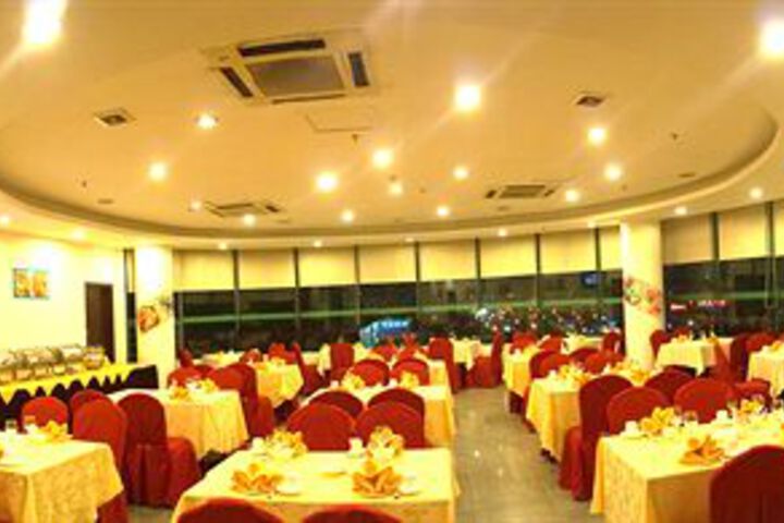 Ballroom/Hall 2 of 20