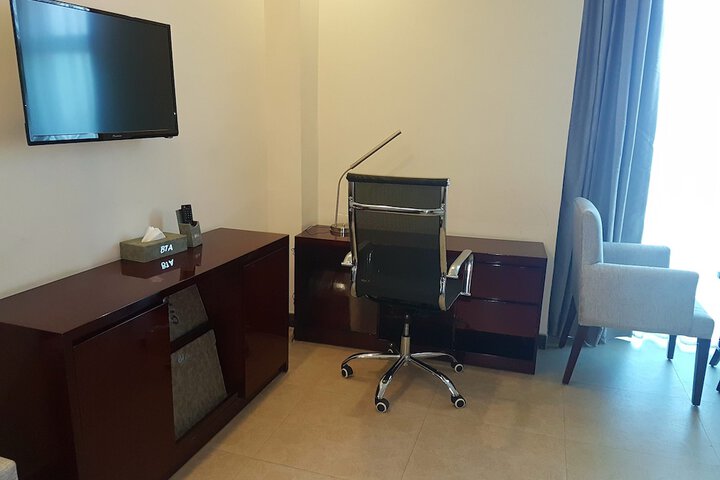 Business Center 98 of 103