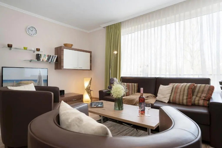 Room 2 of 18