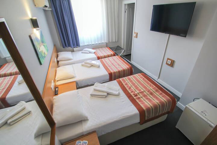 Room 20 of 99