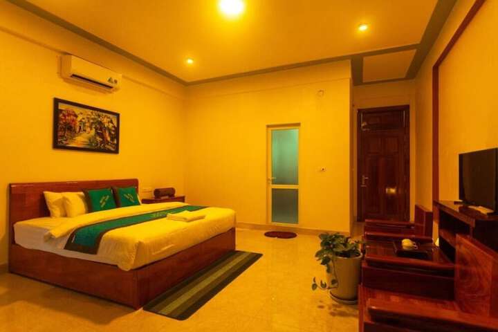 Room 3 of 51