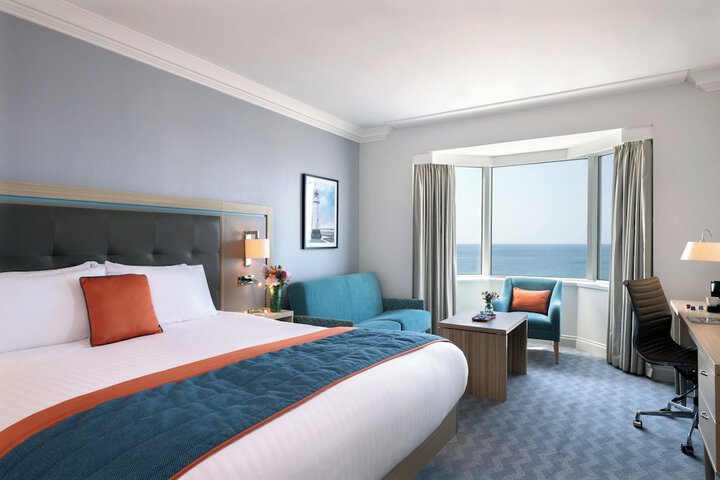 Room 30 of 77