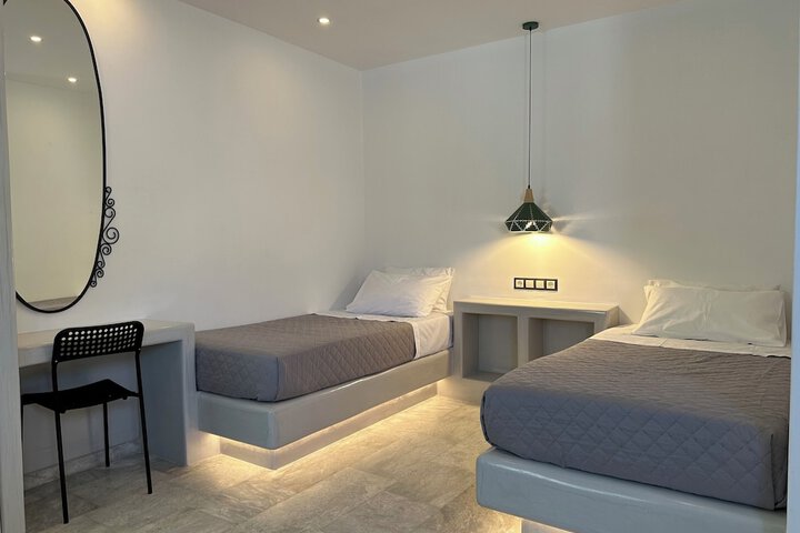 Room 32 of 50