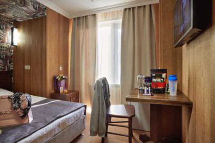 Room 13 of 34