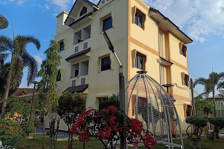 Goldenville