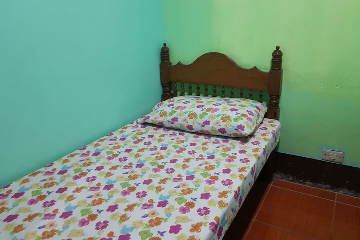Room 9 of 18