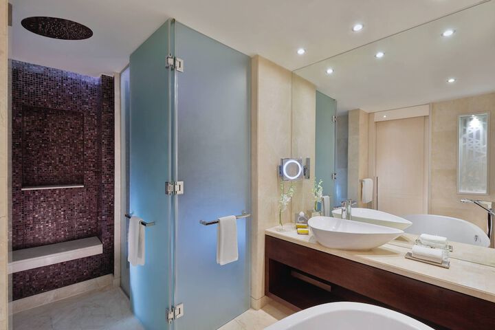 Room 52 of 120