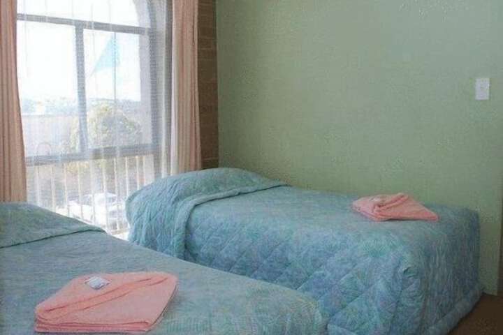 Room 13 of 24