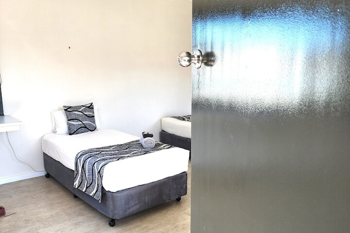 Room 18 of 28