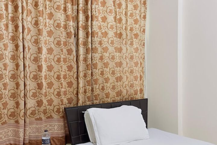 Room 5 of 29