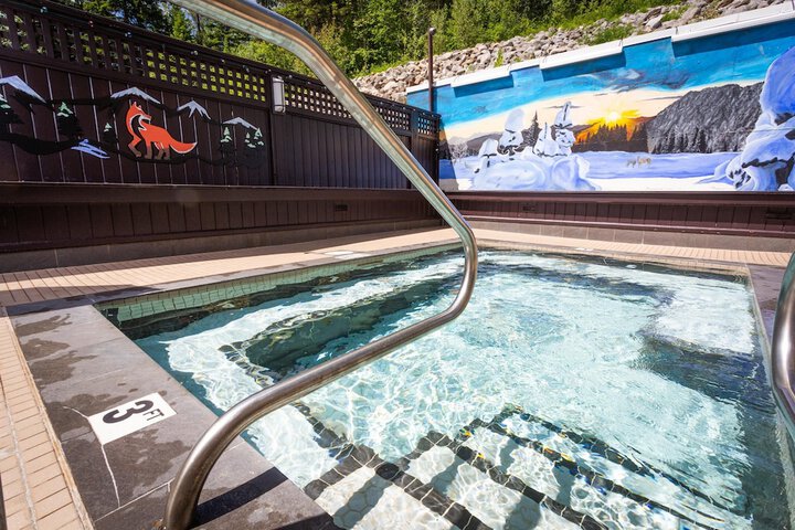 Hotel with Pool