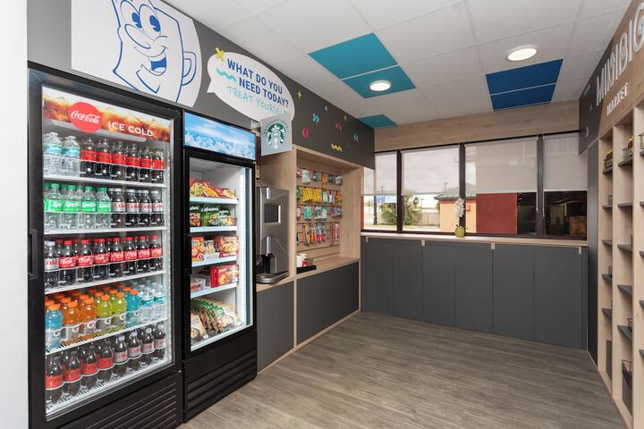 Snack bar