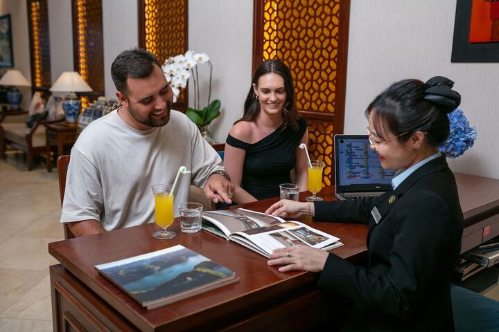 Concierge desk