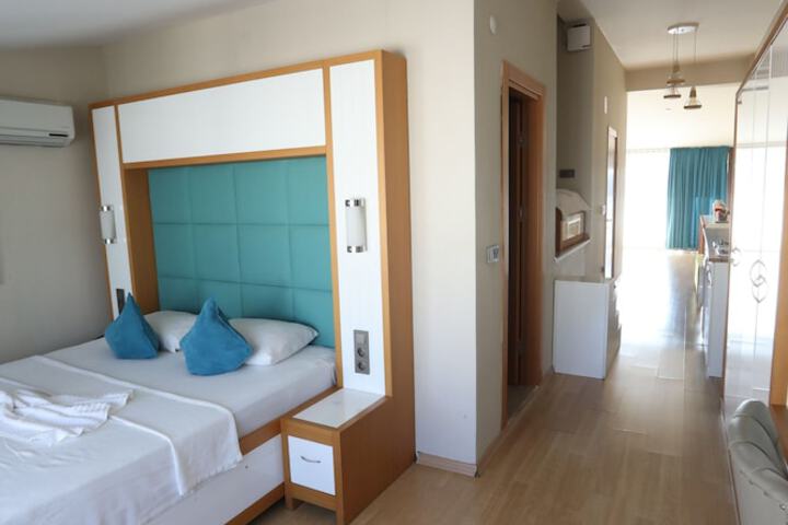 Room 12 of 40