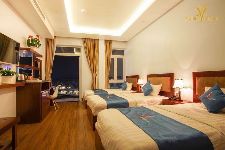 Room 6 of 30