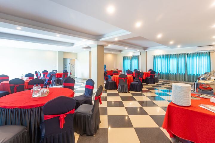 Ballroom/Hall 16 of 26