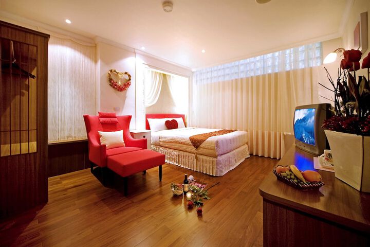Room 5 of 54