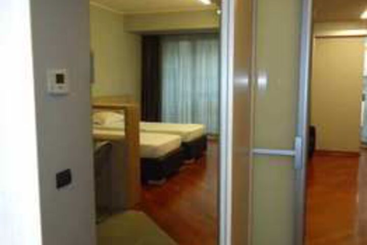 Room 6 of 23