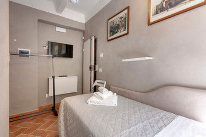 Room 34 of 75