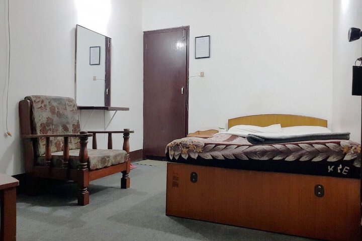 Room 25 of 40