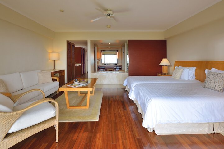 Room 4 of 93