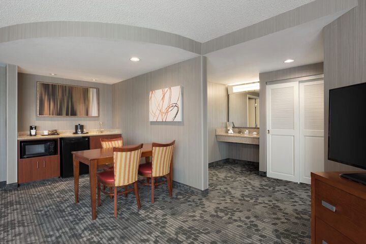 Room 11 of 27
